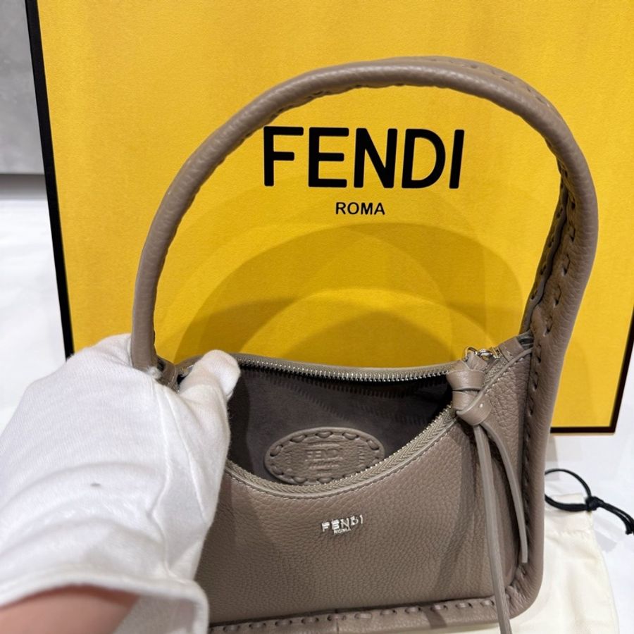 幾乎全新 FENDI Fendessence手提包 24年/有卡 20.5x28x7配塵袋-5