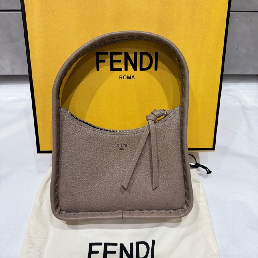 幾乎全新 FENDI Fendessence手提包 24年/有卡 20.5x28x7配塵袋-7