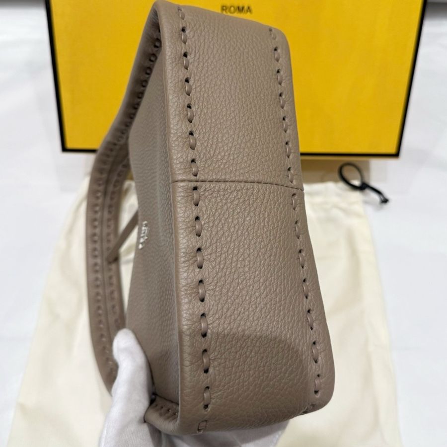 幾乎全新 FENDI Fendessence手提包 24年/有卡 20.5x28x7配塵袋-9