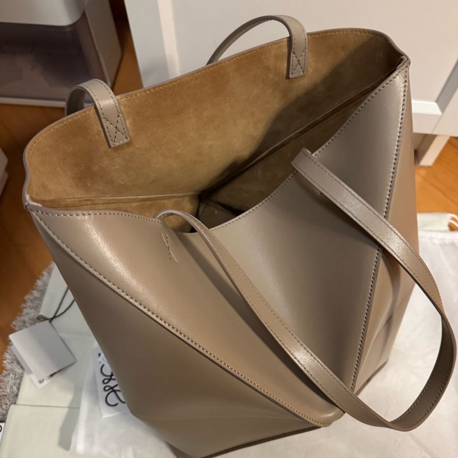 Loewe puzzle tote bag medium size, new color-6