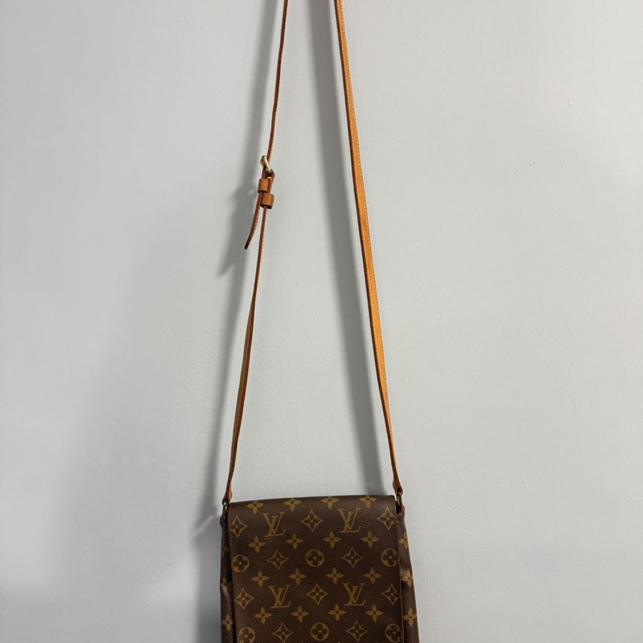LV M51387 老花掀蓋斜背王妃包-1