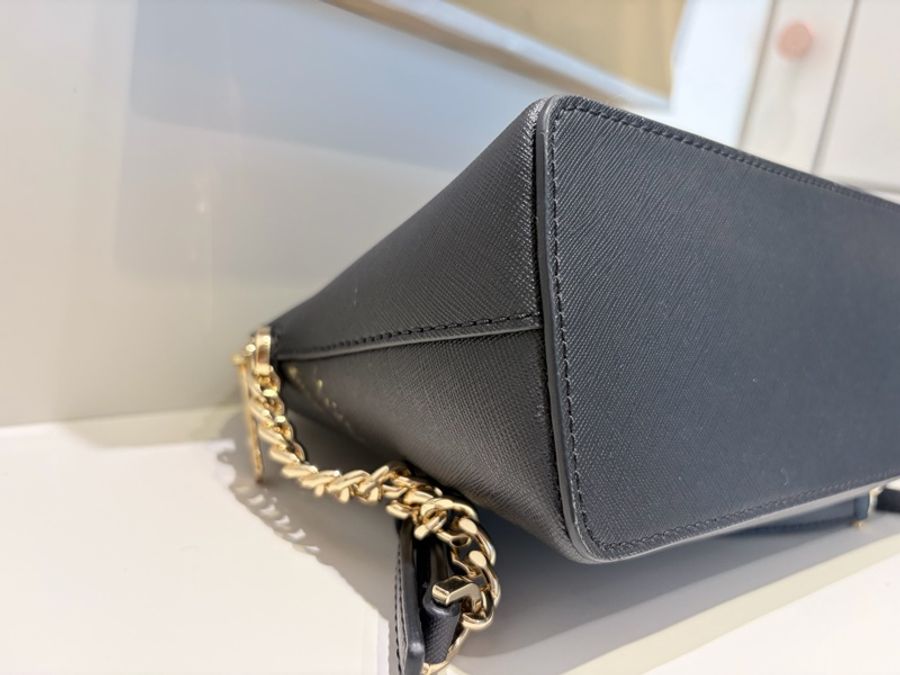 Michael Kors MK JET SET TRAVEL防刮皮革斜背貝殼包 MK斜背包-15