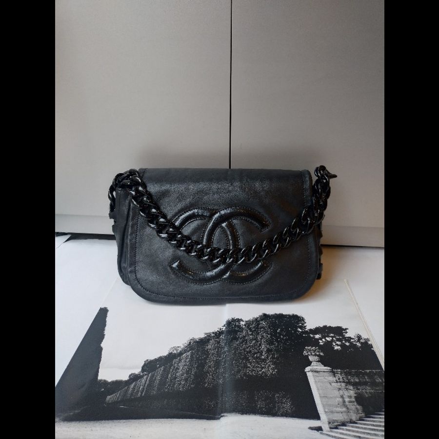 Chanel 粗壓克力鍊帶黑皮革車雙C口蓋包-0