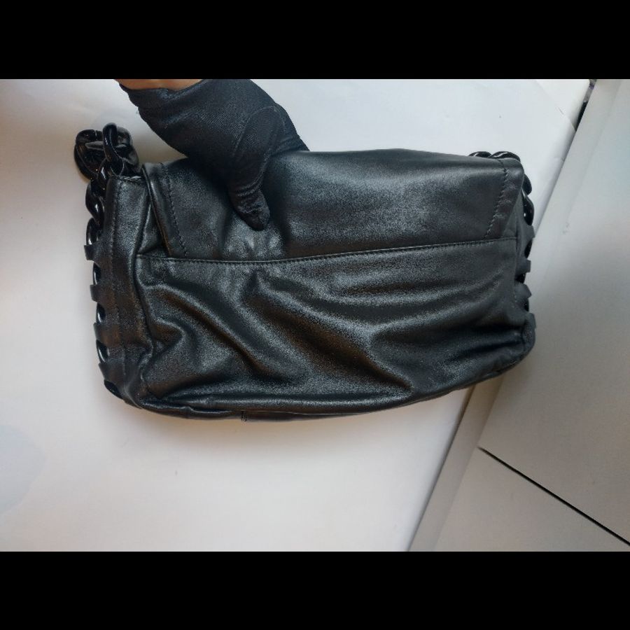 Chanel 粗壓克力鍊帶黑皮革車雙C口蓋包-7