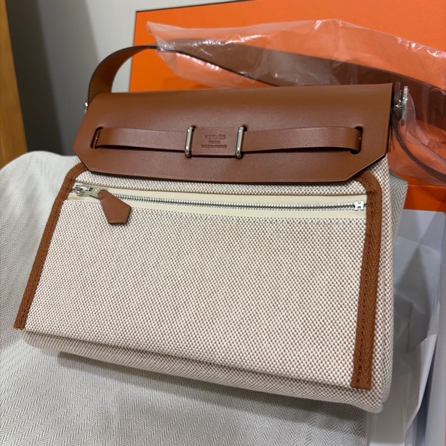 全新/膠膜全在 Hermès Mini Herbag 20cm 金棕金剛色銀扣|2026/01 購證-3