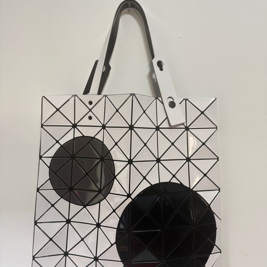 ISSEY MIYAKE BAOBAO TOTE亮面幾何 6X6手提包-5