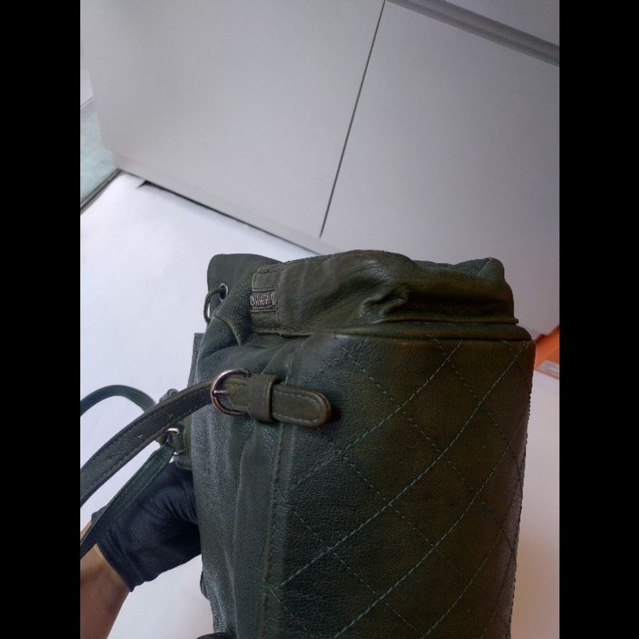 Chanel 霧銀釦綠色牛皮側口袋後背包-9