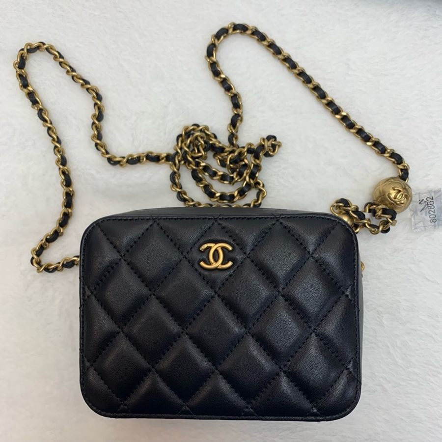 小個子必入🖤Chanel黑色金球相機包-1