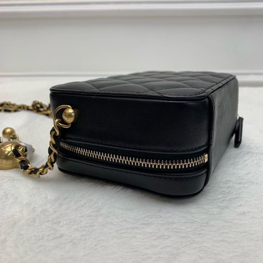 小個子必入🖤Chanel黑色金球相機包-4