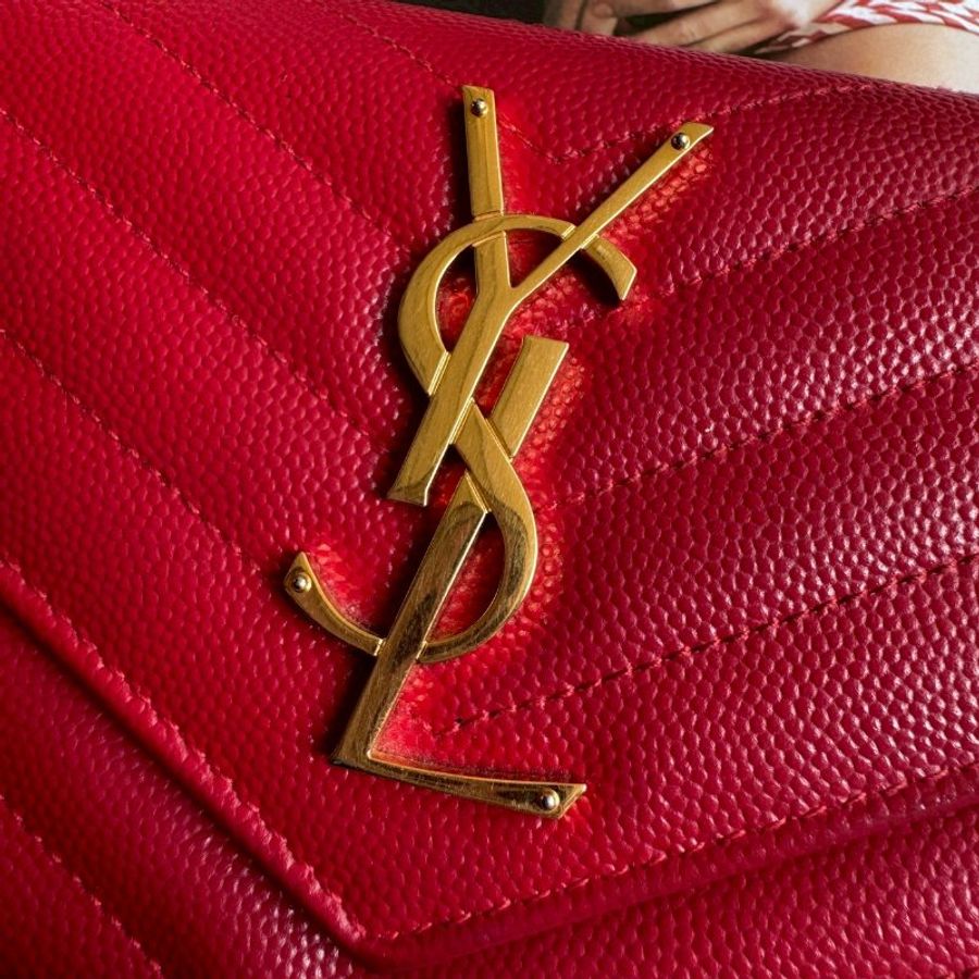 💫紅色超顯白❤️🔥YSL 紅色山形紋拉鍊錢包-2