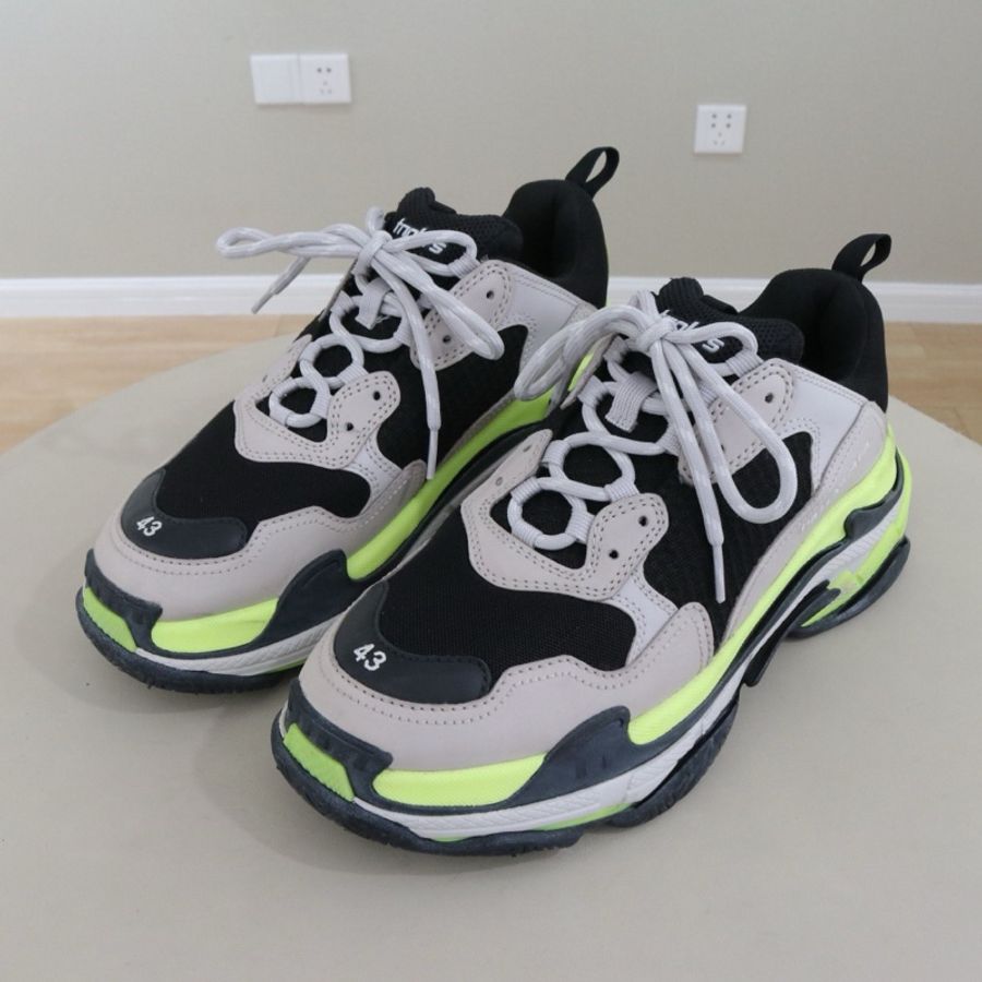 Balenciaga 巴黎世家 Triple S 男鞋,43码 配件无。-0