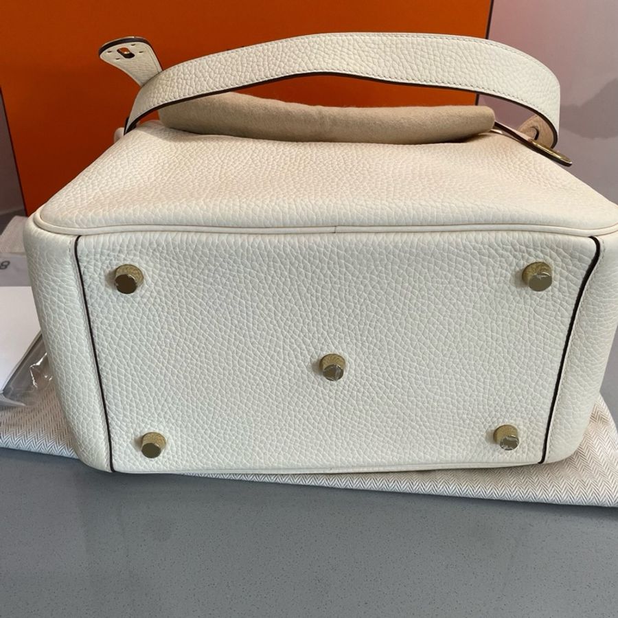HERMES愛馬仕 Lindy 26 Z刻 金扣 Clemence小公牛皮 nata 奶油白-4