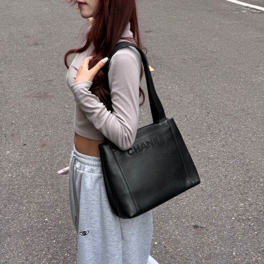 【超新‼️】Chanel 魚子醬牛皮 肩背托特包 (專櫃261,300)-17