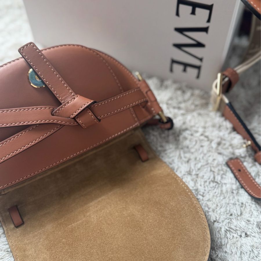 全新Loewe Gate Dual mini馬鞍包 焦糖色寬肩帶-4
