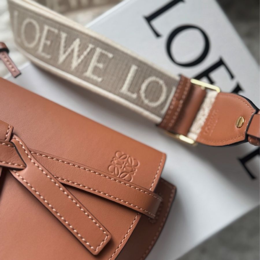 全新Loewe Gate Dual mini馬鞍包 焦糖色寬肩帶-5