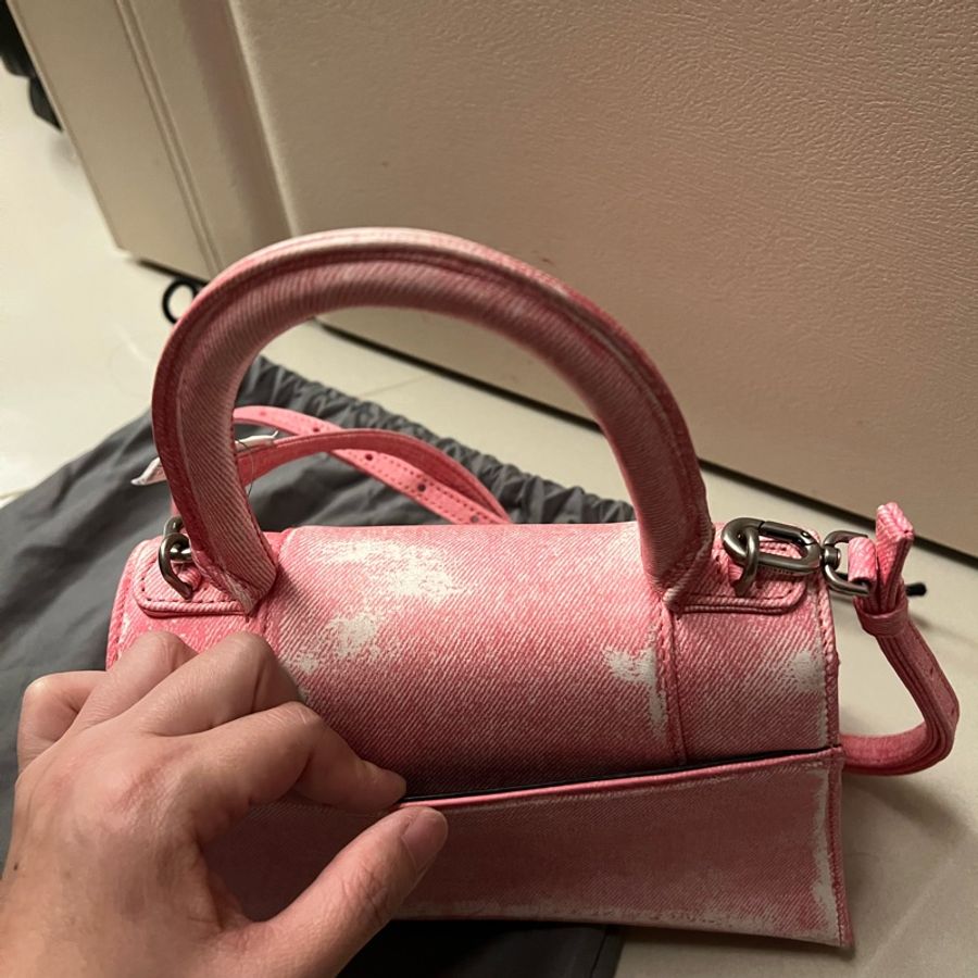全新 BALENCIAGA 皮革 沙漏包 斜背包 巴黎世家 粉色牛仔s號原價92500-6