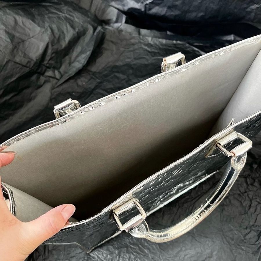 LV 鏡面銀色琴譜包 36x38 99新配件塵袋-8