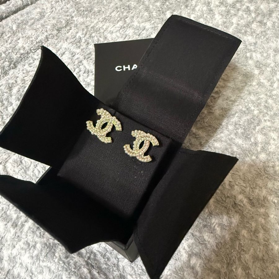 Chanel香奈兒 雙 C Logo珍珠水鑽耳環-0