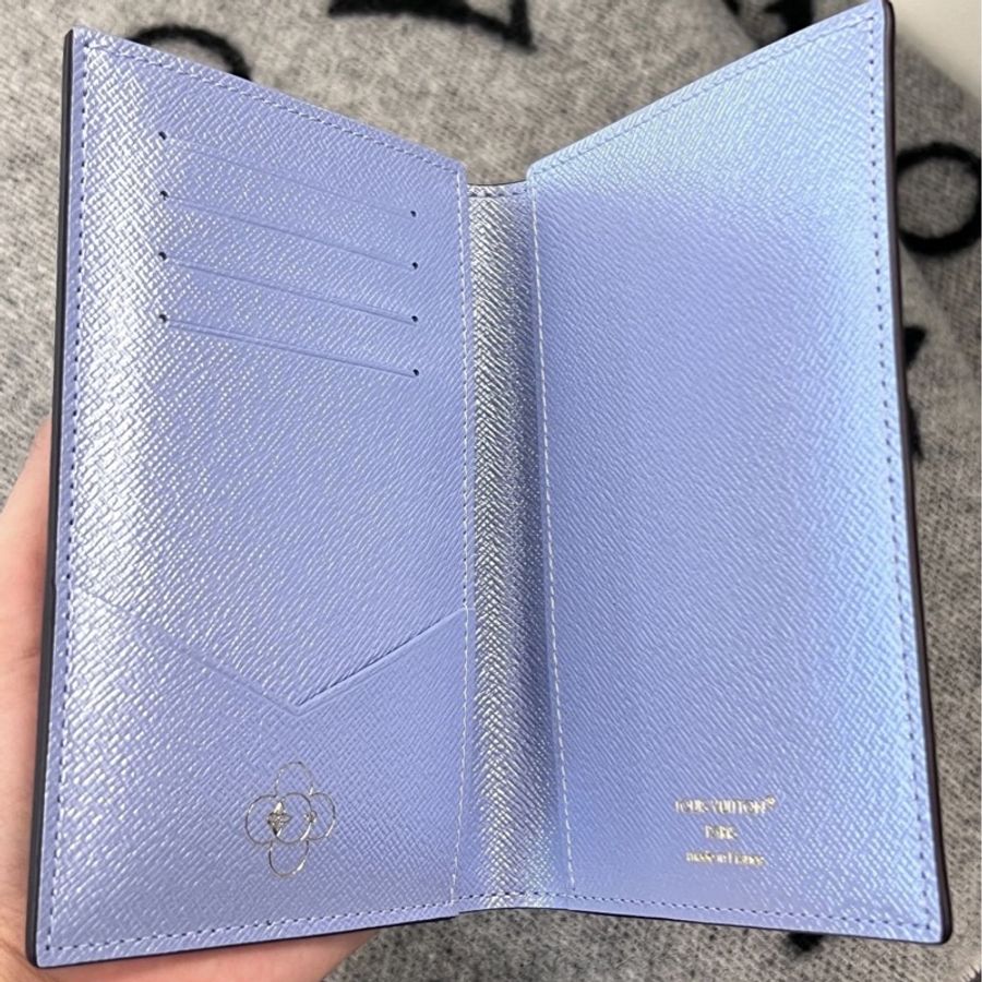 LV VNN passport holder-2