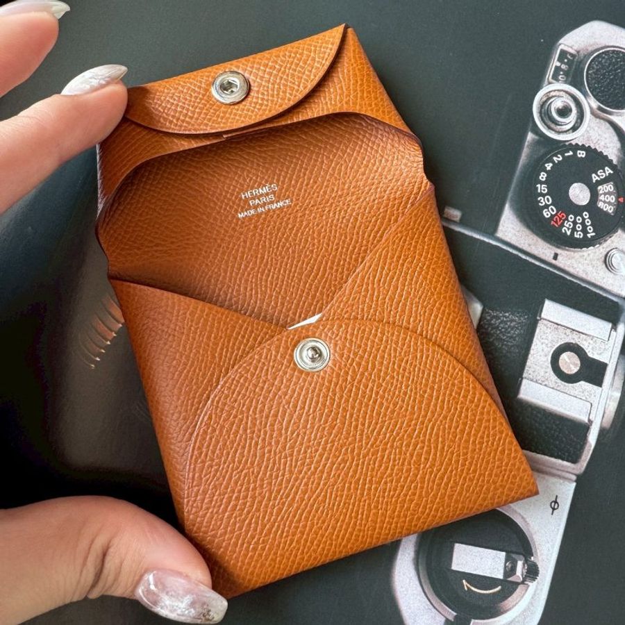 ✨全新閒置商品✨ Hermes 金棕色 Bastia 零錢包-1
