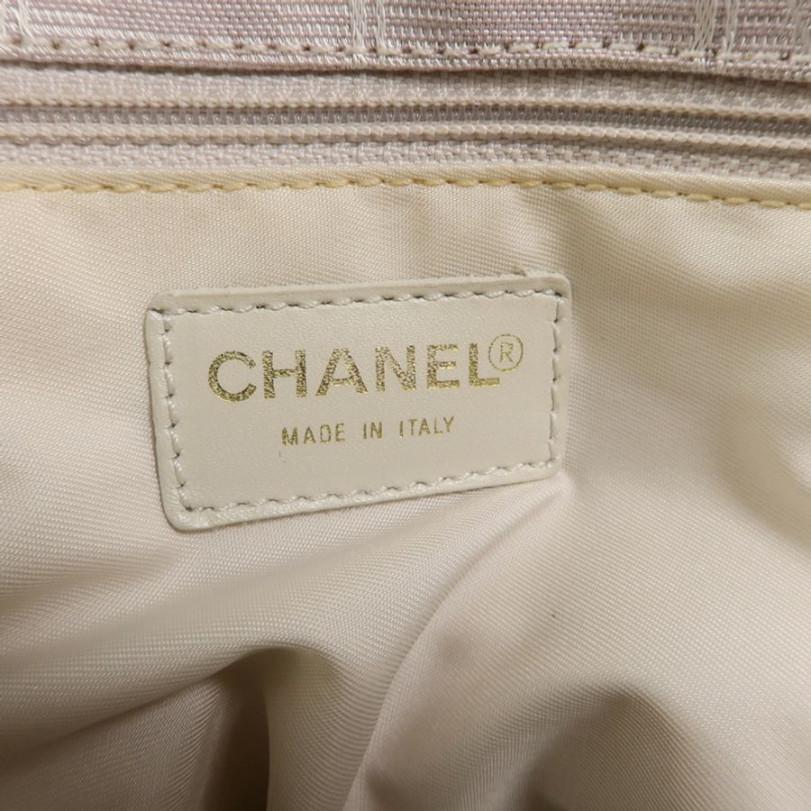 CHANEL 尼龍New Travel Line肩背袋-5