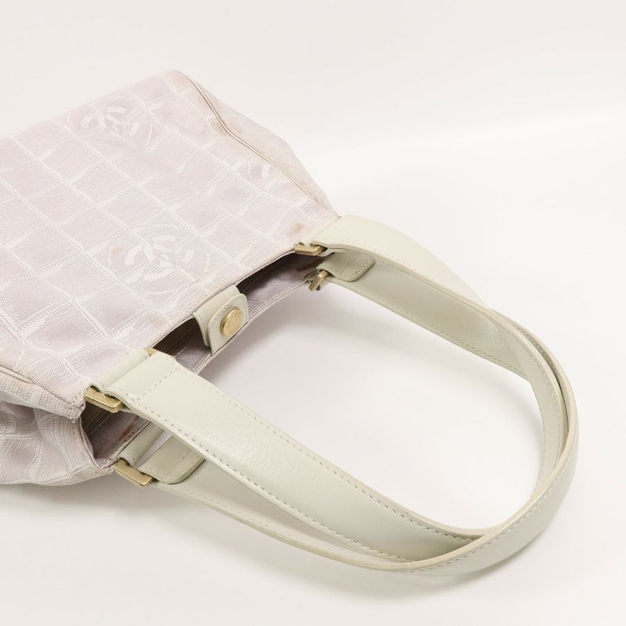 CHANEL 尼龍New Travel Line肩背袋-7