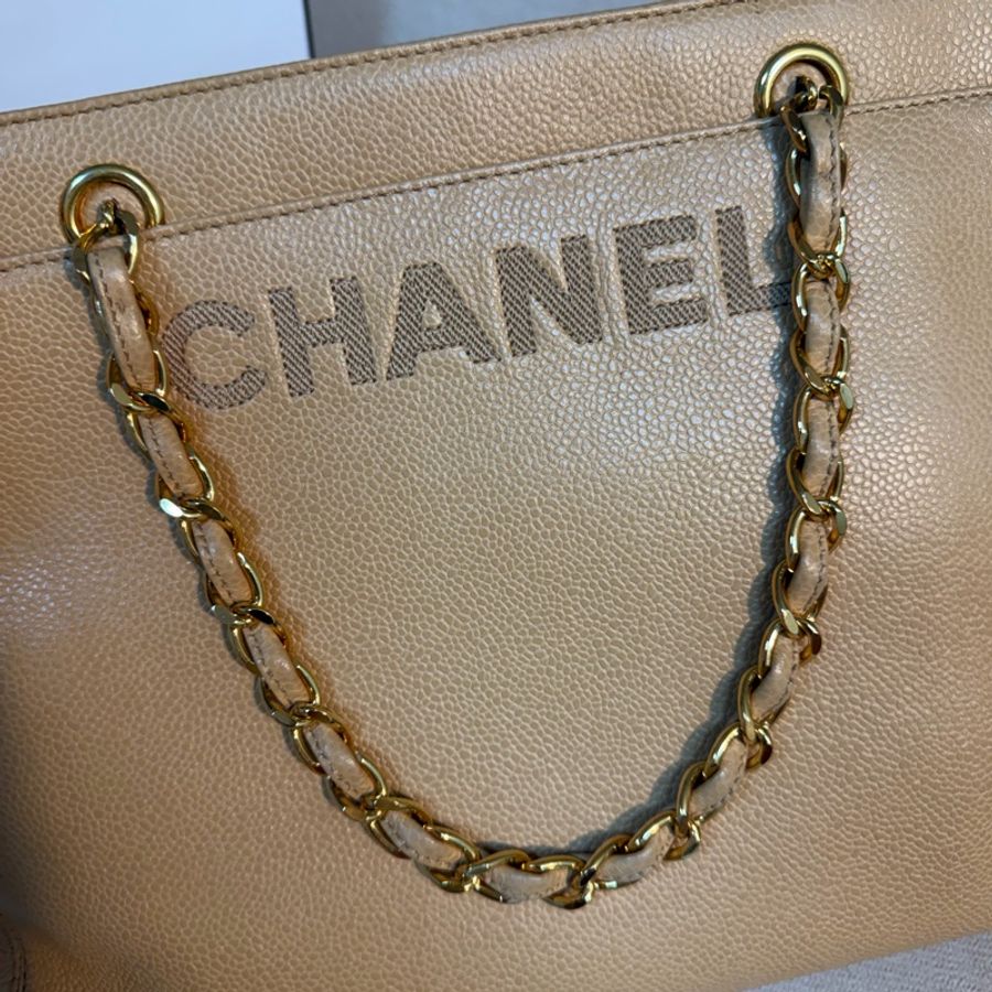 📌 絕版珍藏 | ❤️ Chanel 香奈兒 Vintage 荔枝紋打孔LOGO鏈條托特包 ✨ 30*23*8-8