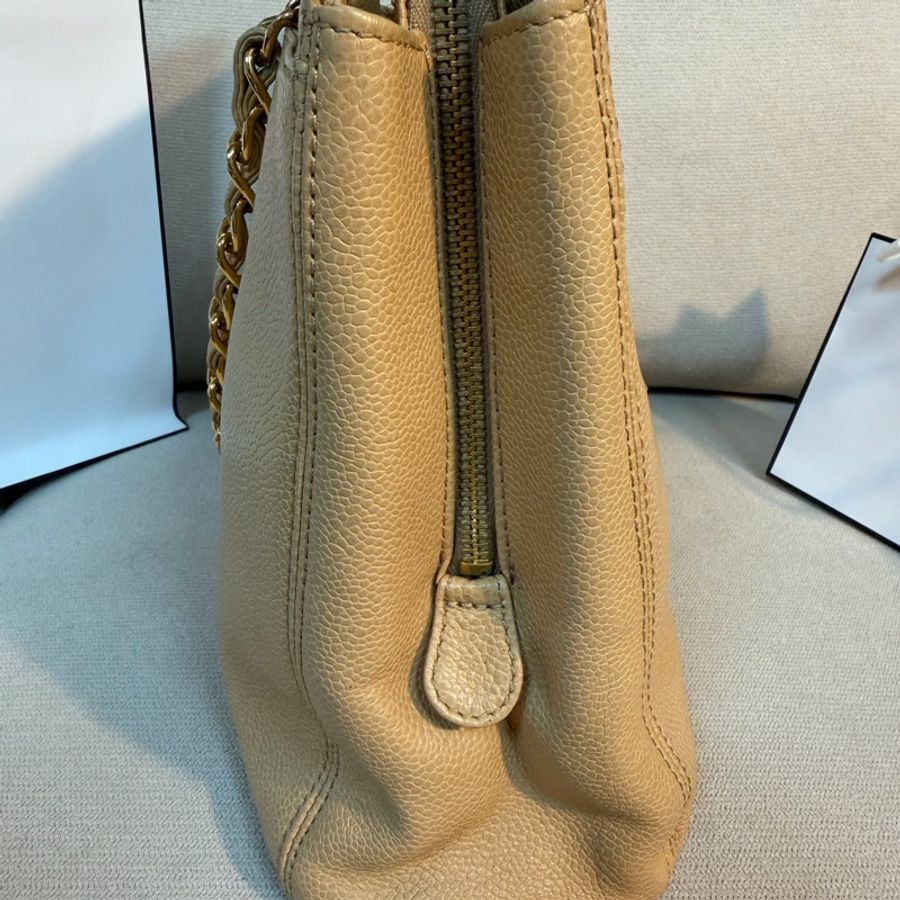 📌 絕版珍藏 | ❤️ Chanel 香奈兒 Vintage 荔枝紋打孔LOGO鏈條托特包 ✨ 30*23*8-11