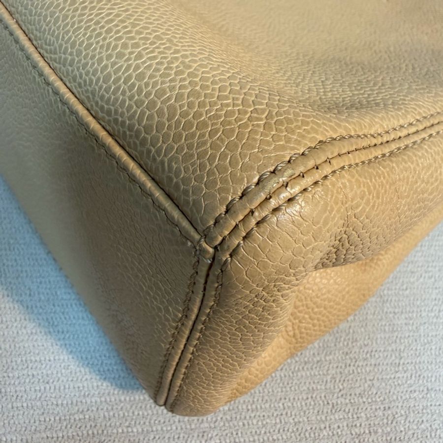 📌 絕版珍藏 | ❤️ Chanel 香奈兒 Vintage 荔枝紋打孔LOGO鏈條托特包 ✨ 30*23*8-13