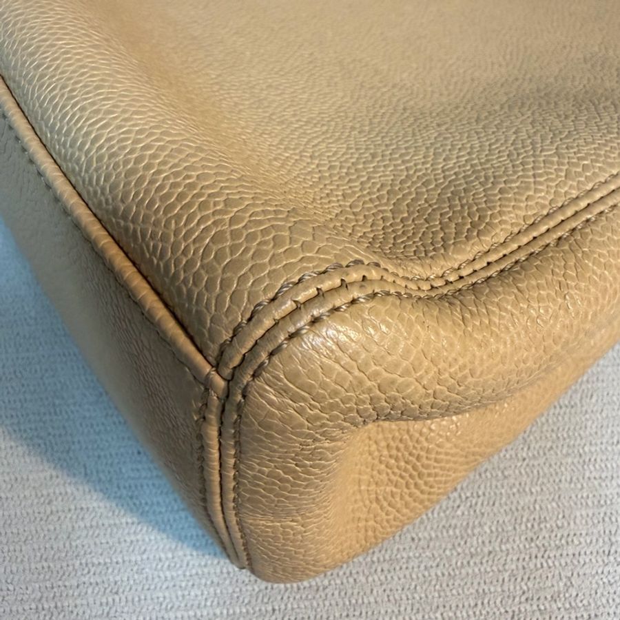 📌 絕版珍藏 | ❤️ Chanel 香奈兒 Vintage 荔枝紋打孔LOGO鏈條托特包 ✨ 30*23*8-15