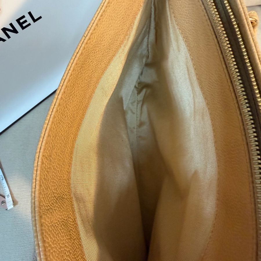 📌 絕版珍藏 | ❤️ Chanel 香奈兒 Vintage 荔枝紋打孔LOGO鏈條托特包 ✨ 30*23*8-17