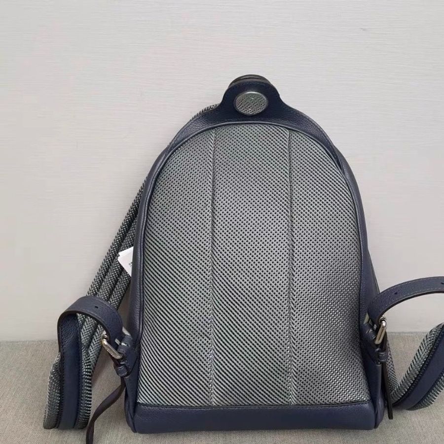 FENDI Chiodo 可調節肩帶小號立體設計後背包深藍色 30*11*23cm 95新 配件塵袋-3