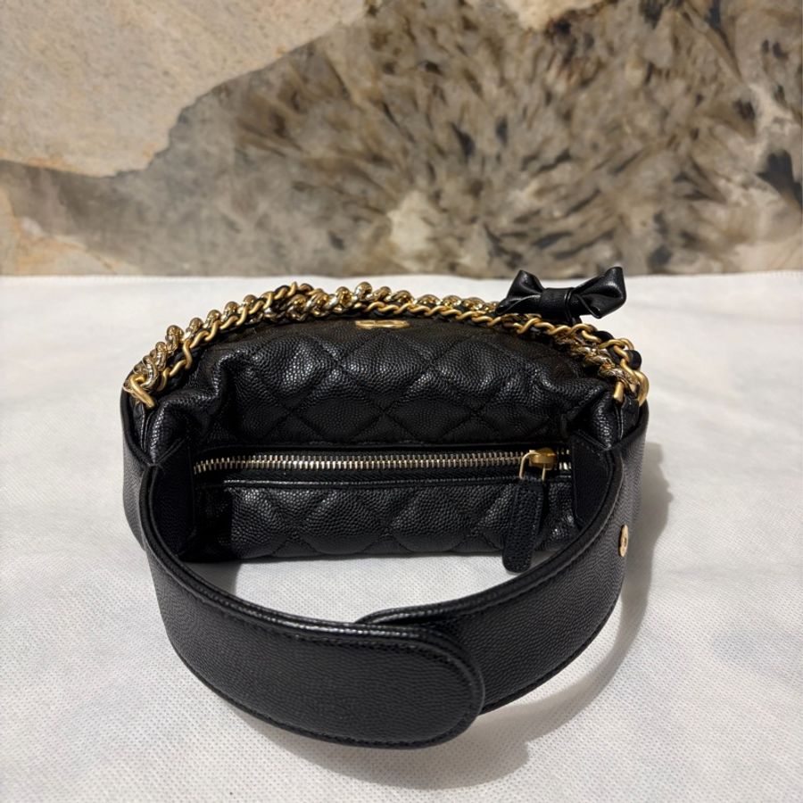 CHANEL 黑荔枝牛皮金鍊小彎月包-2