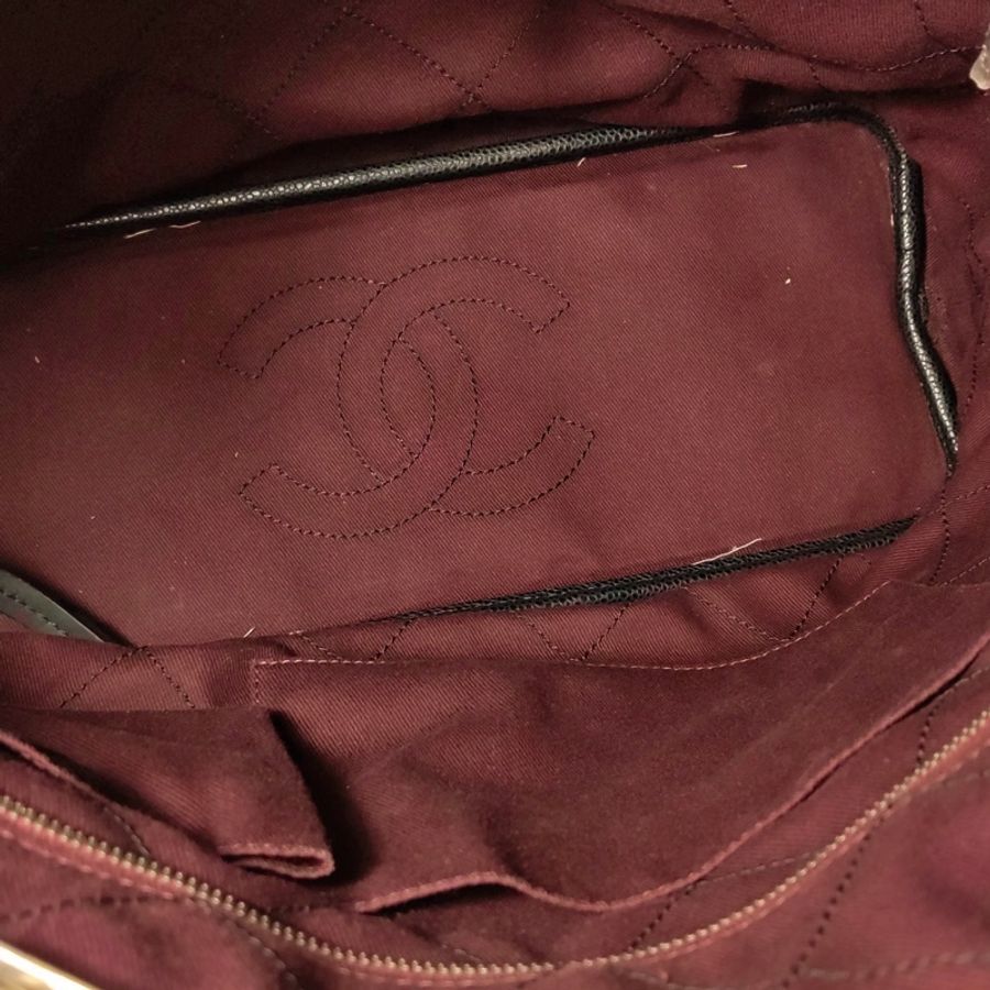 Chanel 牛皮純色菱格絎縫單肩包 尺寸約33x29-7