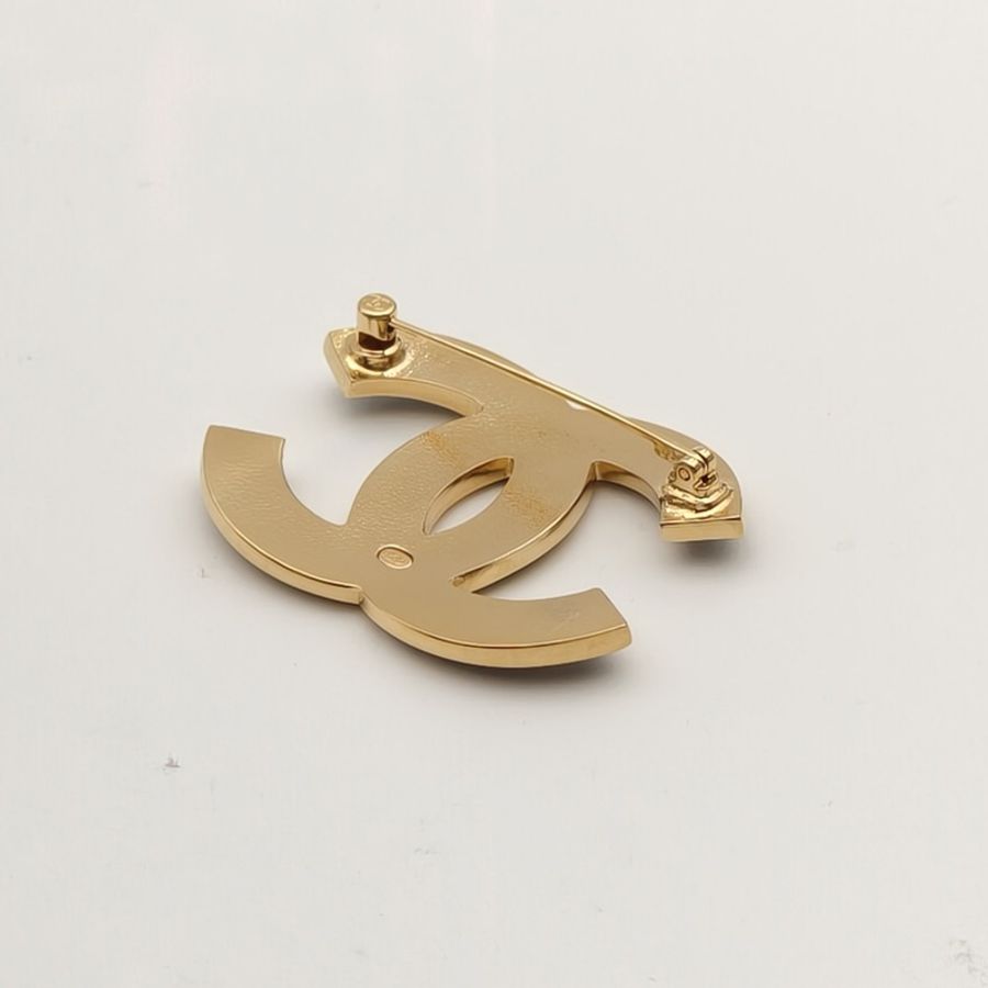 CHANEL 合金24K雙C大logo胸針-2