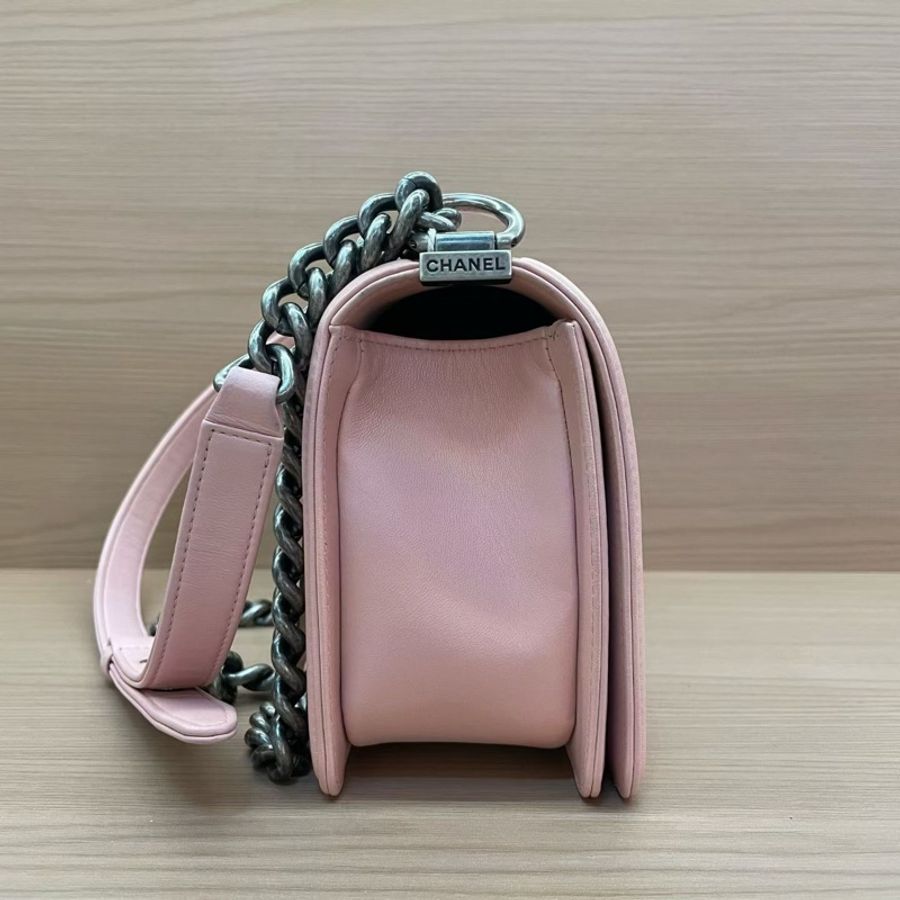 Chanel LEBOY 淺粉色牛皮 中號 2015年 20開 手提單肩鏈條包 有塵袋 無卡無盒子尺寸底長25*高14*寬8*-3