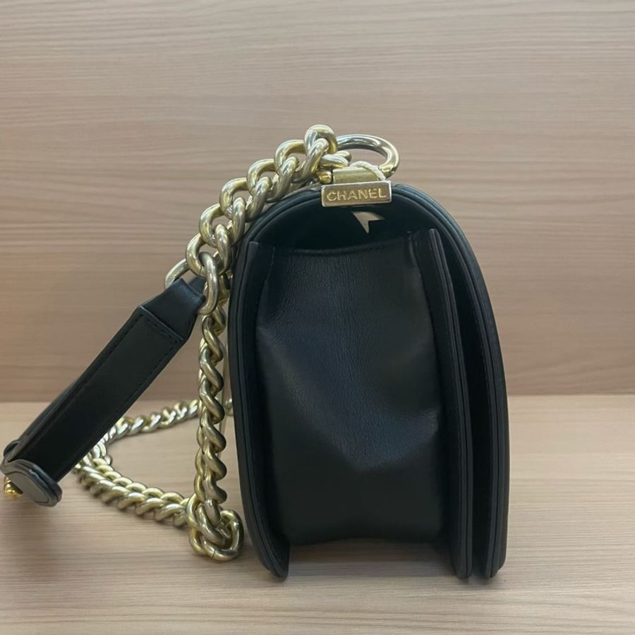 Chanel 香奈兒黑金LEBOY中號 牛皮鏈條包 2015年,20開 有塵袋 無卡 無盒子 尺寸底長25*高15*-3