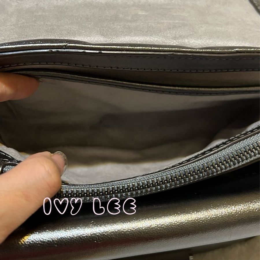 MICHAEL KORS 30H9UOEL6K Cece V形 山行紋路絎縫金屬皮革 斜背包 肩背包 鍊帶包 二手精品 Michael Kors 《夫妻的世界》韓素希同款-29