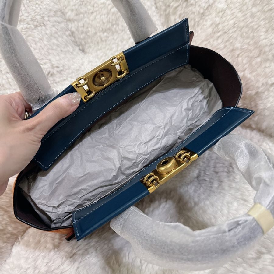 未使用coach troupe 拼接色手提肩背包(原價27800元)-28