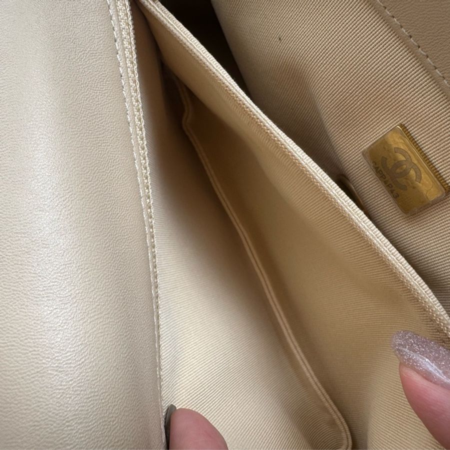 Chanel 奶茶色19金釦26-24