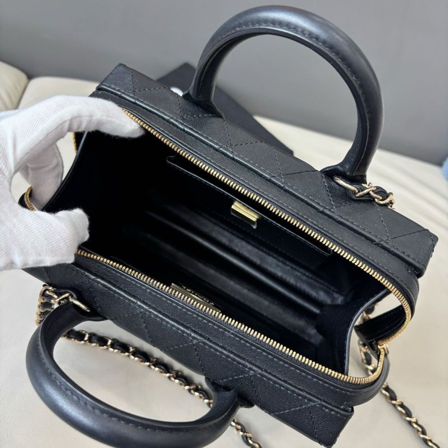 近新品 香奈兒/Chanel 黑金化粧盒子包 芯片款-9
