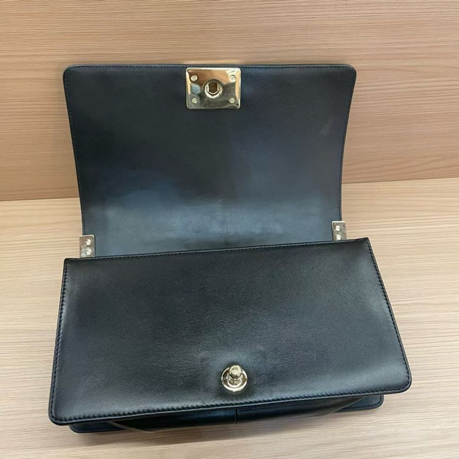 Chanel 黑金 LEBOY 羊皮 2018年 24開 中號 菱格金扣鏈條包 有卡 有塵袋 無盒子 尺寸底長25*高15*寬8*-6