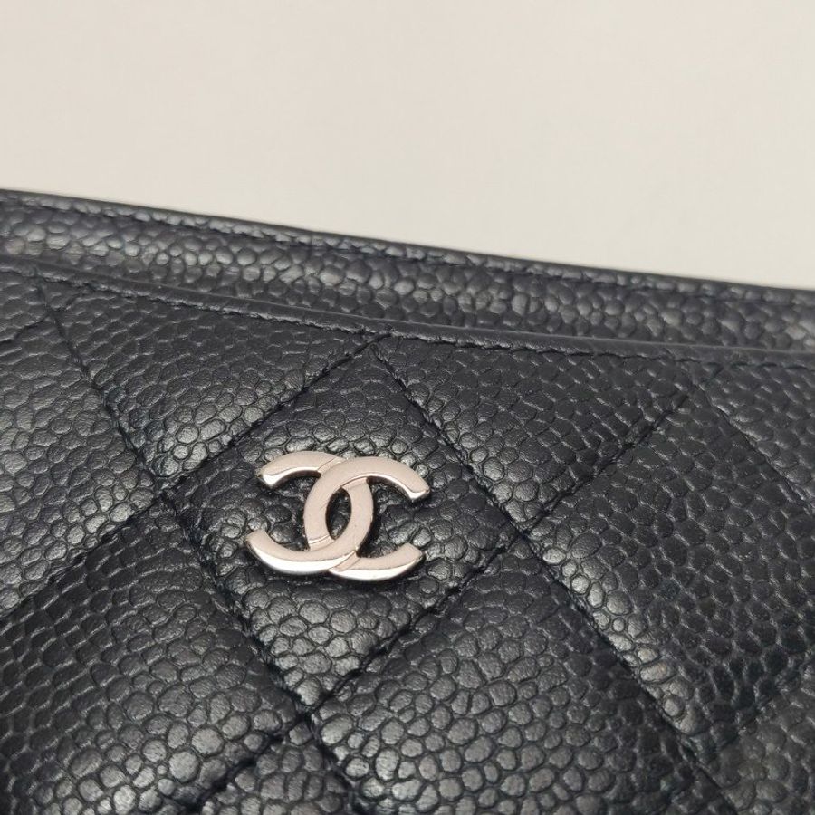 Chanel 牛皮純色雙C logo菱格絎縫卡包-7