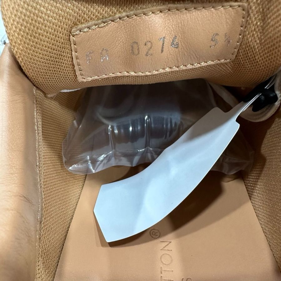 99新閑置品 LV 印花logo 小白鞋 松糕鞋 39.5碼 =5.5碼 男女可穿-6