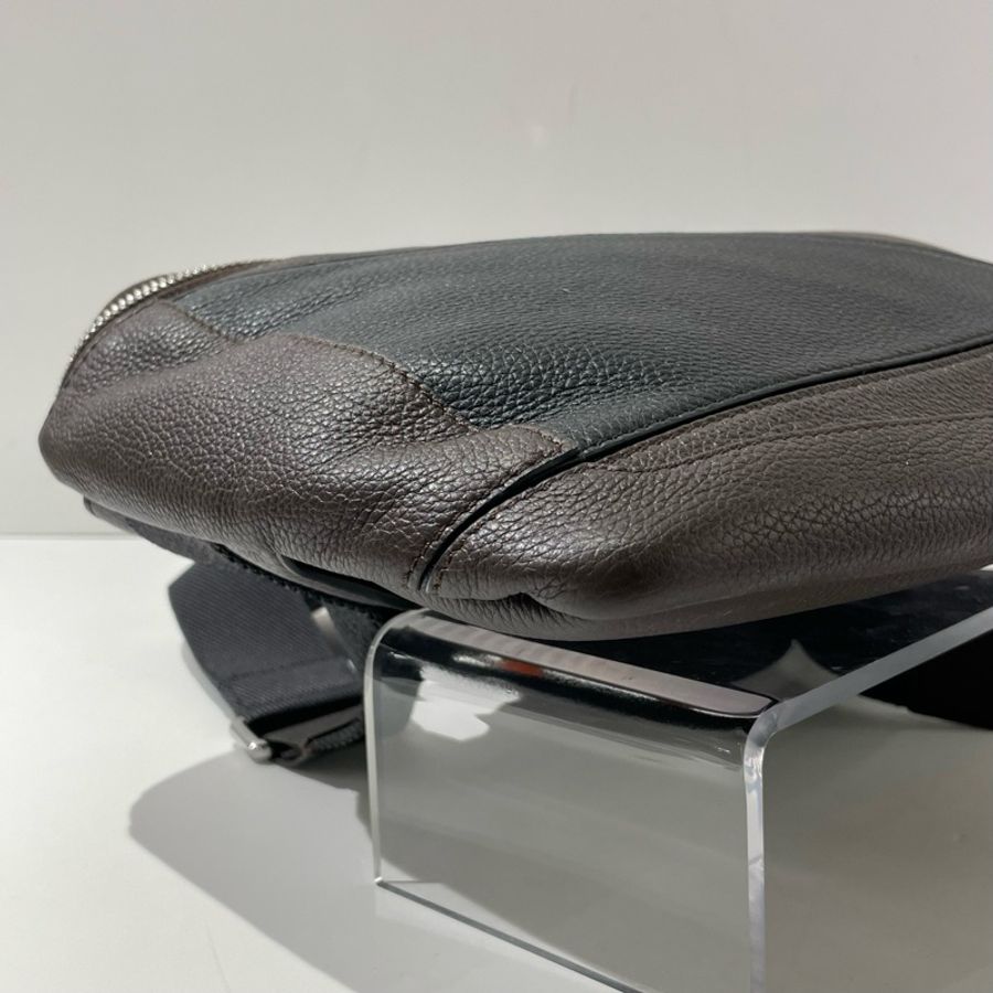 幾乎全新LOEWE羅意威puzzle幾何拼色胸包 烏木/黑/橙三色銀扣 28*20cm。-9