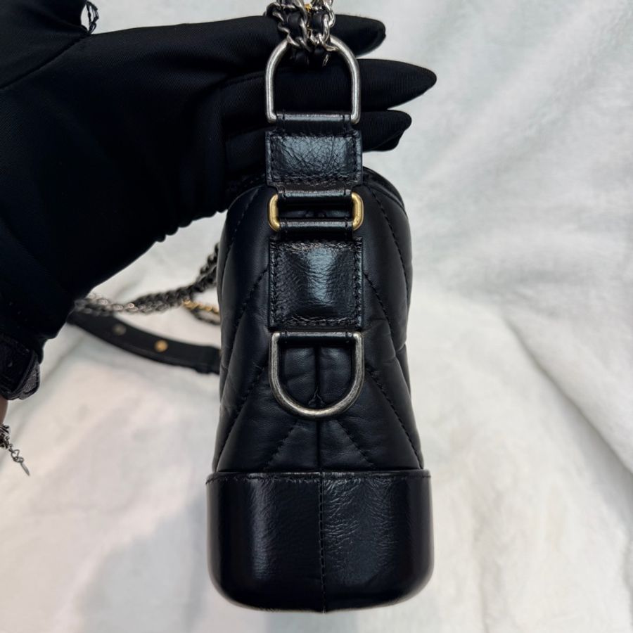 CHANEL Gabrielle Small Size V紋小號黑色流浪包 XC382-8