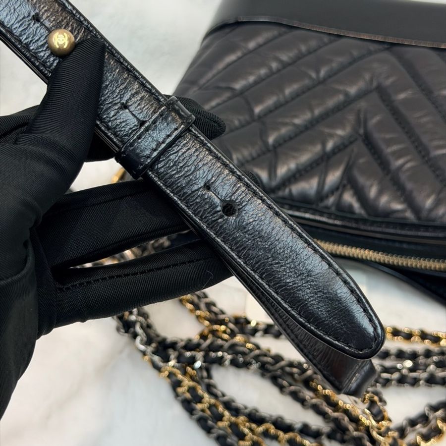 CHANEL Gabrielle Small Size V紋小號黑色流浪包 XC382-37