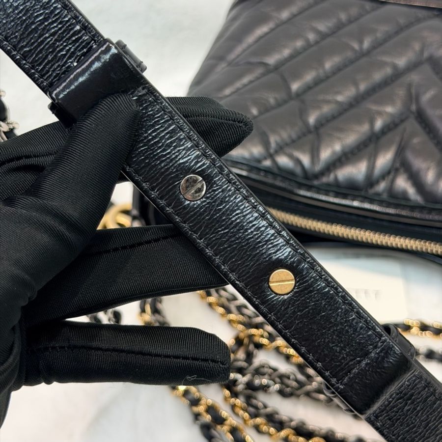 CHANEL Gabrielle Small Size V紋小號黑色流浪包 XC382-39