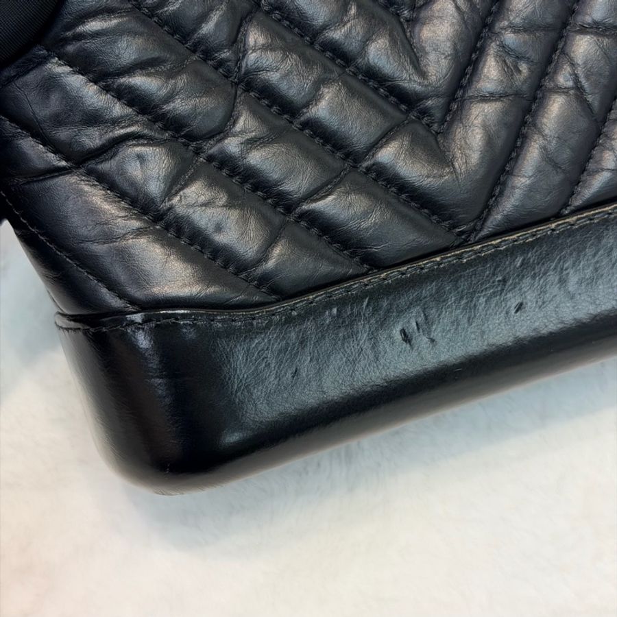 CHANEL Gabrielle Small Size V紋小號黑色流浪包 XC382-42