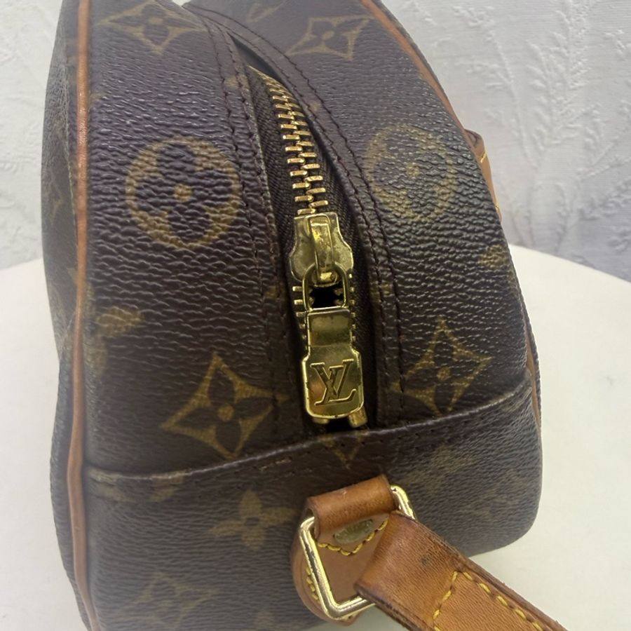 Louis Vuitton Blois Crossbody Bag-7